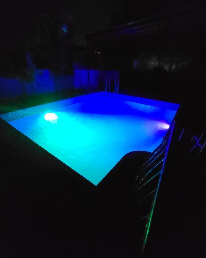 The Perfect Stays- Lal Mahal Villa With Disco Pool Lonavala Extérieur photo