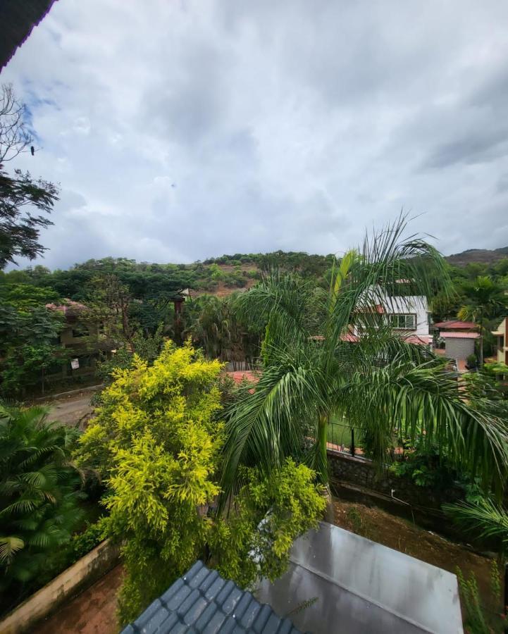 The Perfect Stays- Lal Mahal Villa With Disco Pool Lonavala Extérieur photo